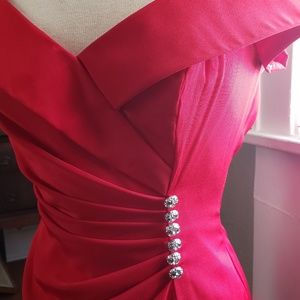 BOMBSHELL!! Vintage Little Red Dress